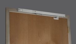 Norton Checkmate 99 Series, Electromechanical Closer, Pull Side Mounting, 24 VAC/DC, Aluminum Painted Finish